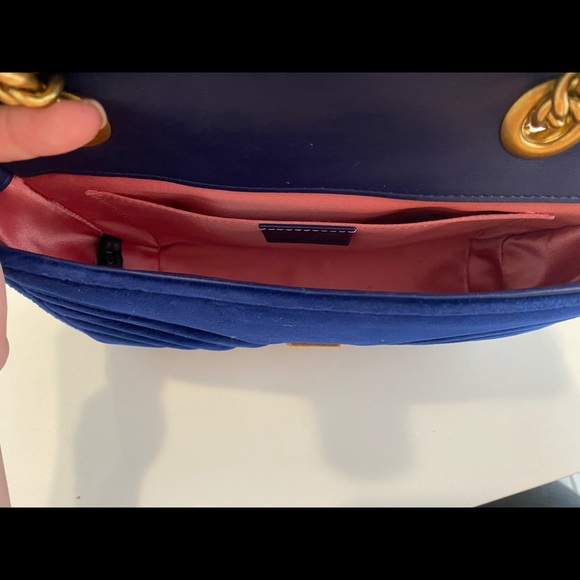 Gucci Small Marmont Matelassé Velvet Shoulder Bag - Picture 7 of 8